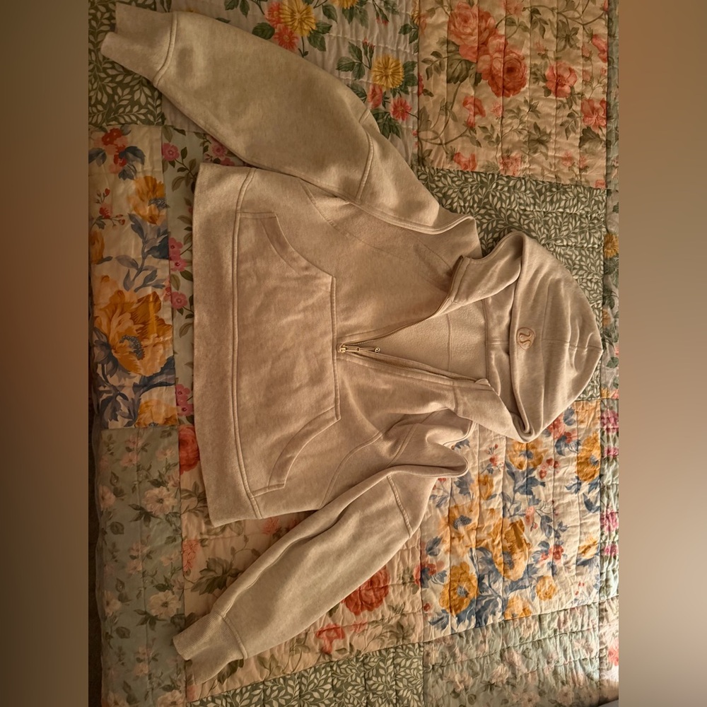 Lululemon Heathered Bone/Gold Zipper Scuba 
Oversized Hoodie Crop XS/S - Picture 5 of 5